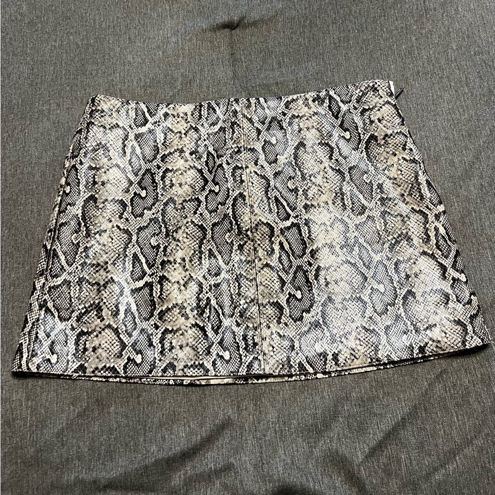 STATE Black and White Patterned Mini Skirt